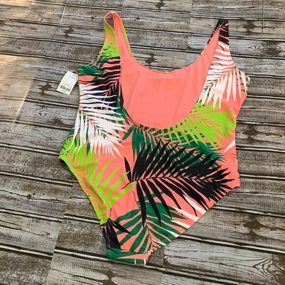 🔥🔥SALE🔥🔥City Streets One Piece Palm Print Swimwear NWT - Picture 5 of 5